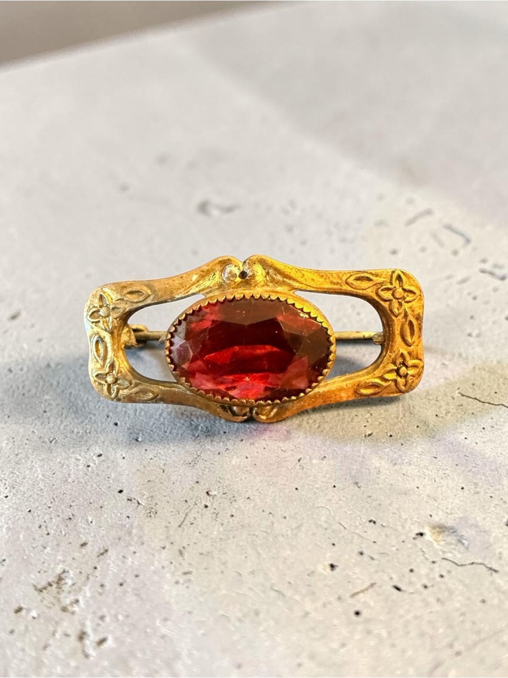 Vintage Victorian Revival Red Glass Jeweled Gold Tone Brooch Pin 1”